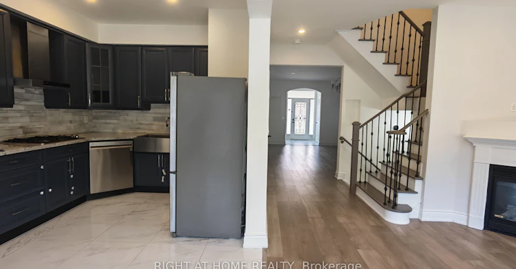 21 Russell Hill Road, Markham, ON, L6C 2L8 - 2