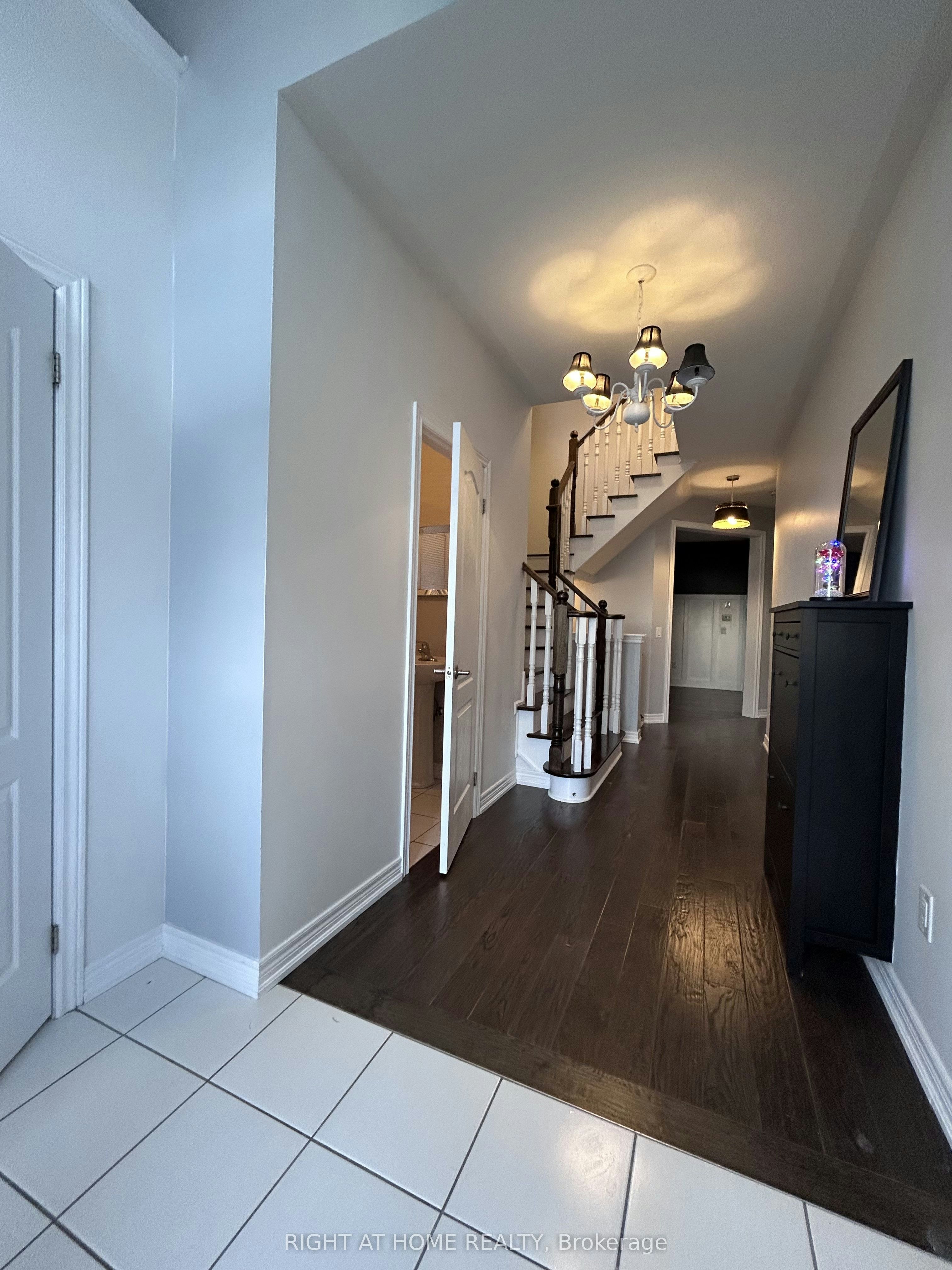 438 Kwapis Boulevard, Newmarket, ON, L3X 3K4 - 3