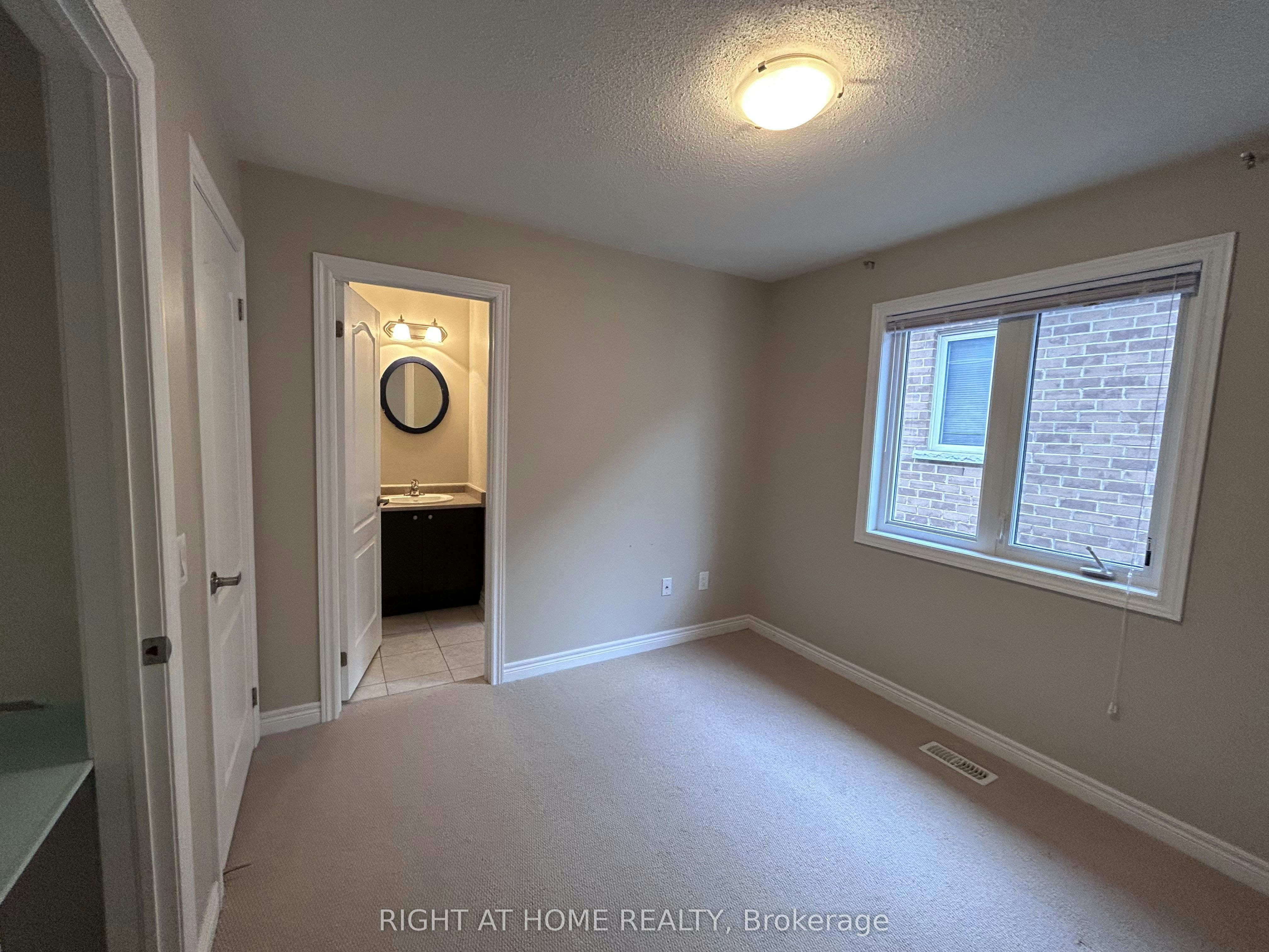 438 Kwapis Boulevard, Newmarket, ON, L3X 3K4 - 23