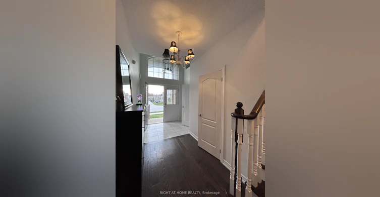 438 Kwapis Boulevard, Newmarket, ON, L3X 3K4 - 2