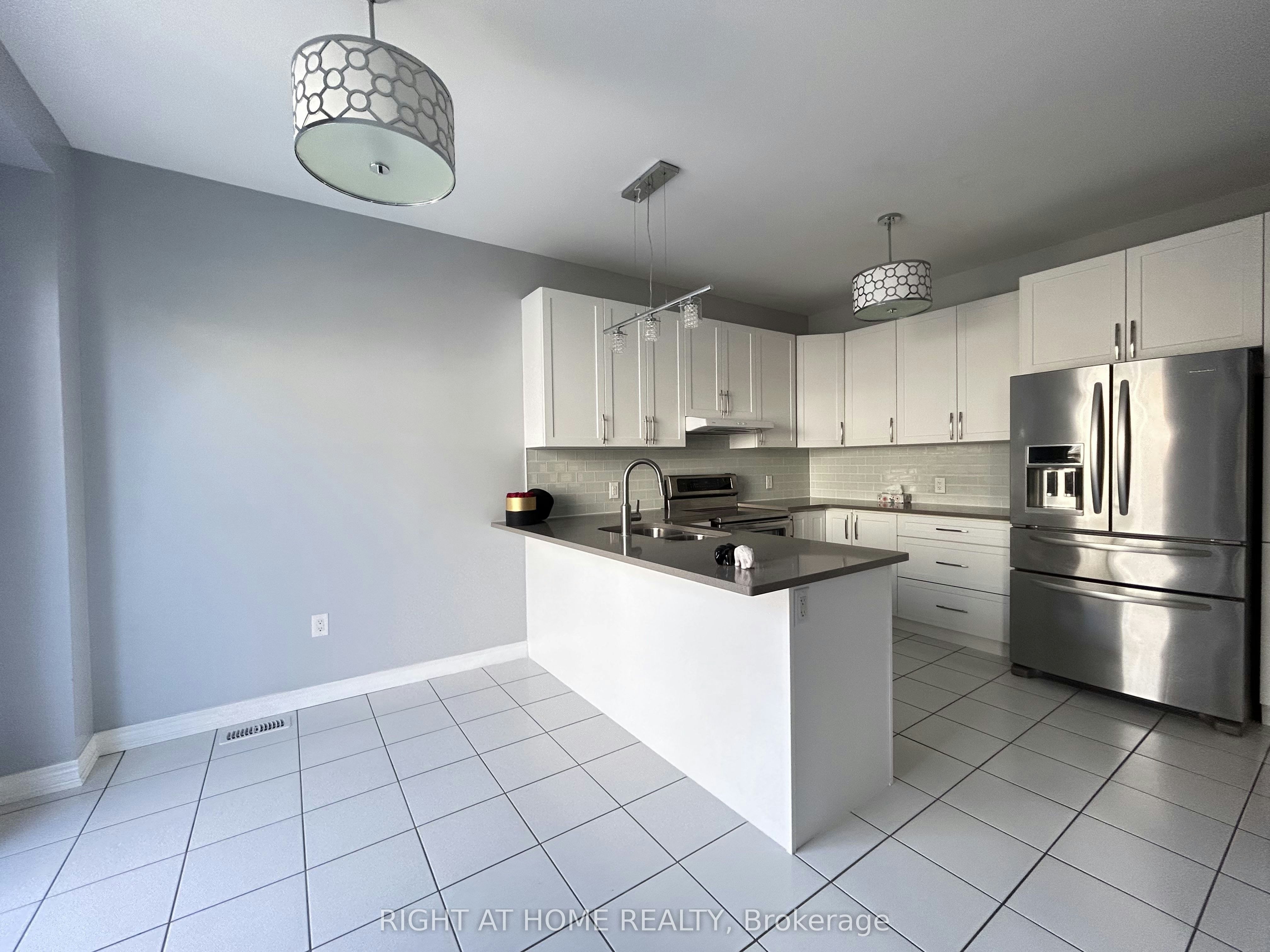 438 Kwapis Boulevard, Newmarket, ON, L3X 3K4 - 7