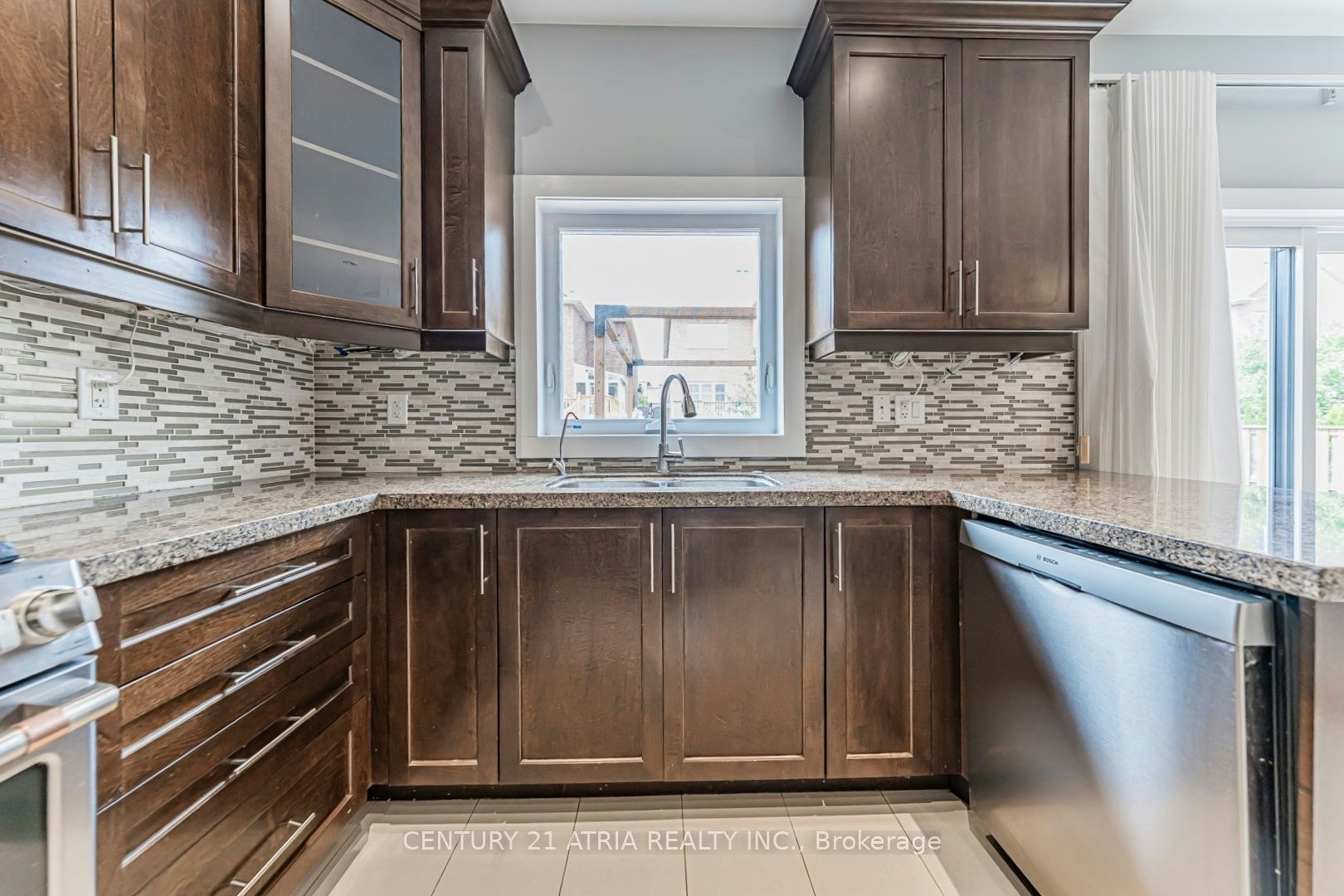 176 District Avenue, Vaughan, ON, L6A 0Y3 - 7