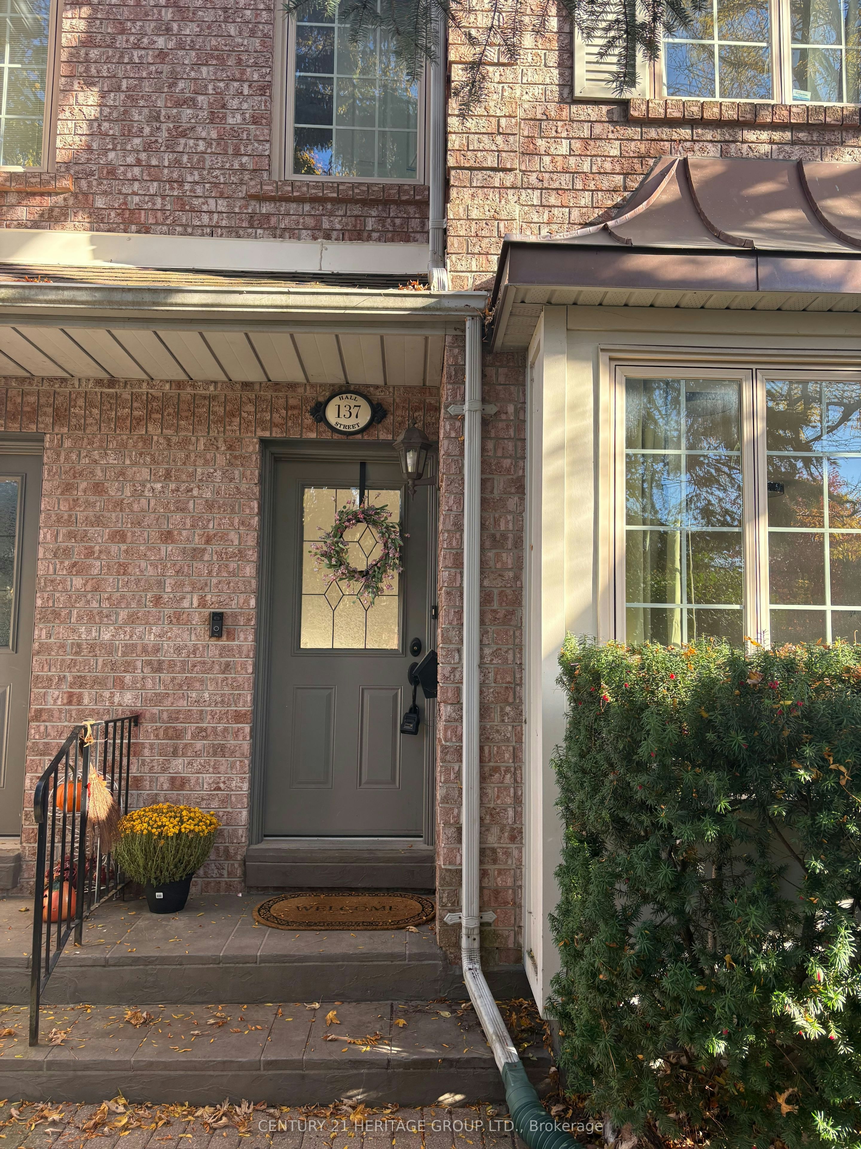 5-137 Hall Street, Richmond Hill, ON, L4C 4N9 - 2