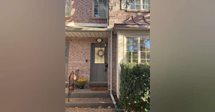 5-137 Hall Street, Richmond Hill, ON, L4C 4N9 - 2