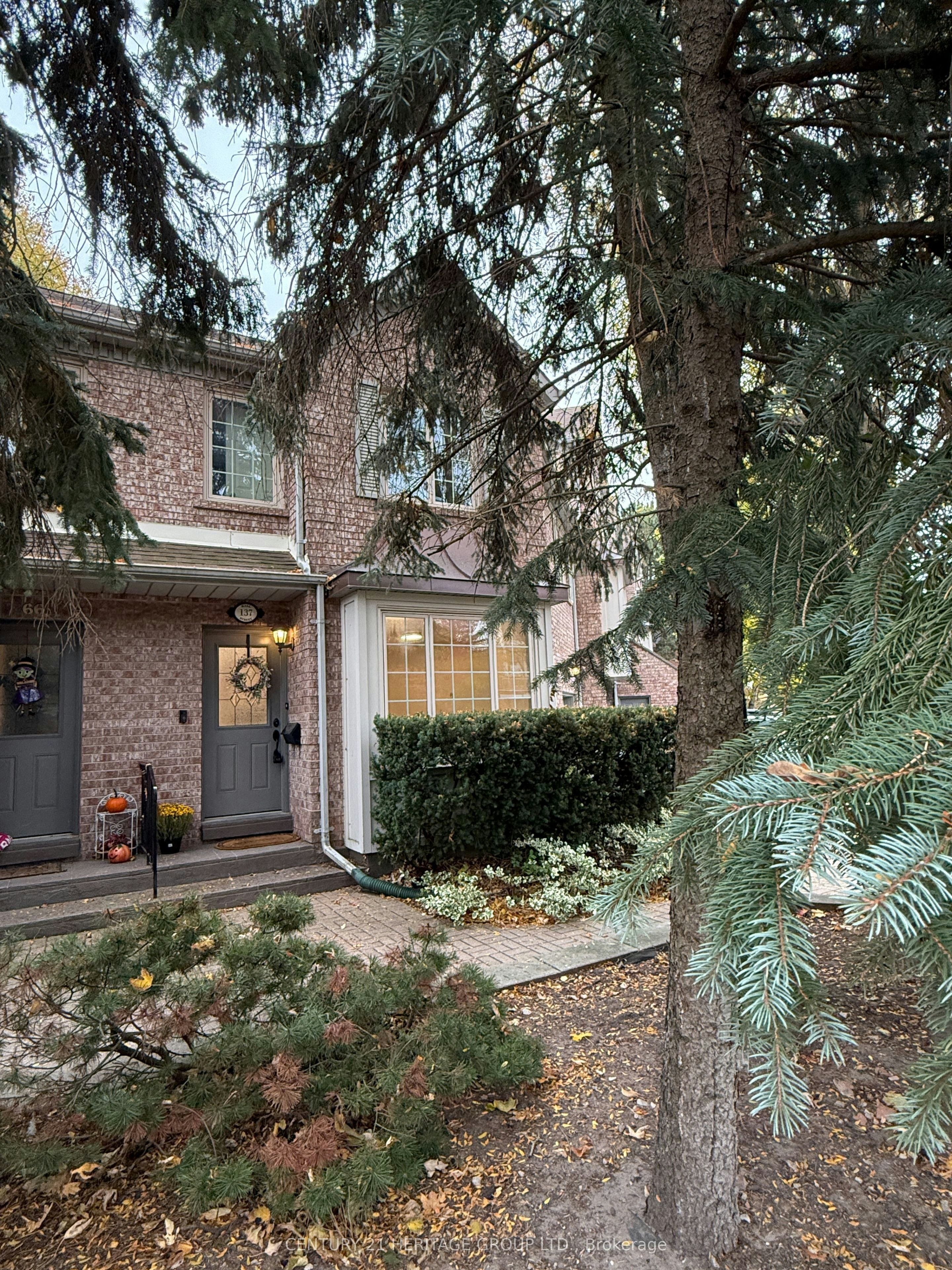 5-137 Hall Street, Richmond Hill, ON, L4C 4N9