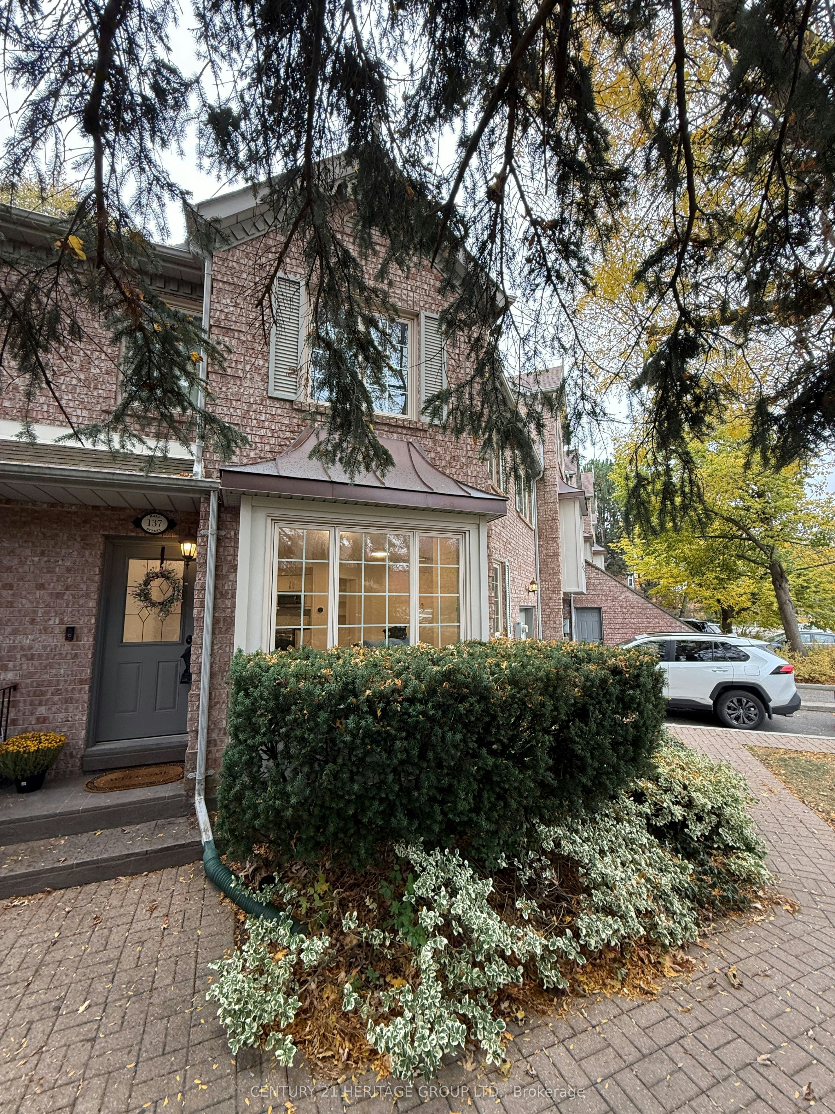 5-137 Hall Street, Richmond Hill, ON, L4C 4N9 - 3