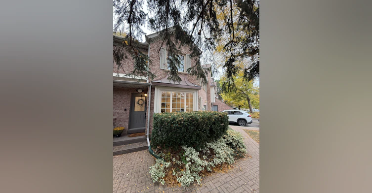 5-137 Hall Street, Richmond Hill, ON, L4C 4N9 - 3