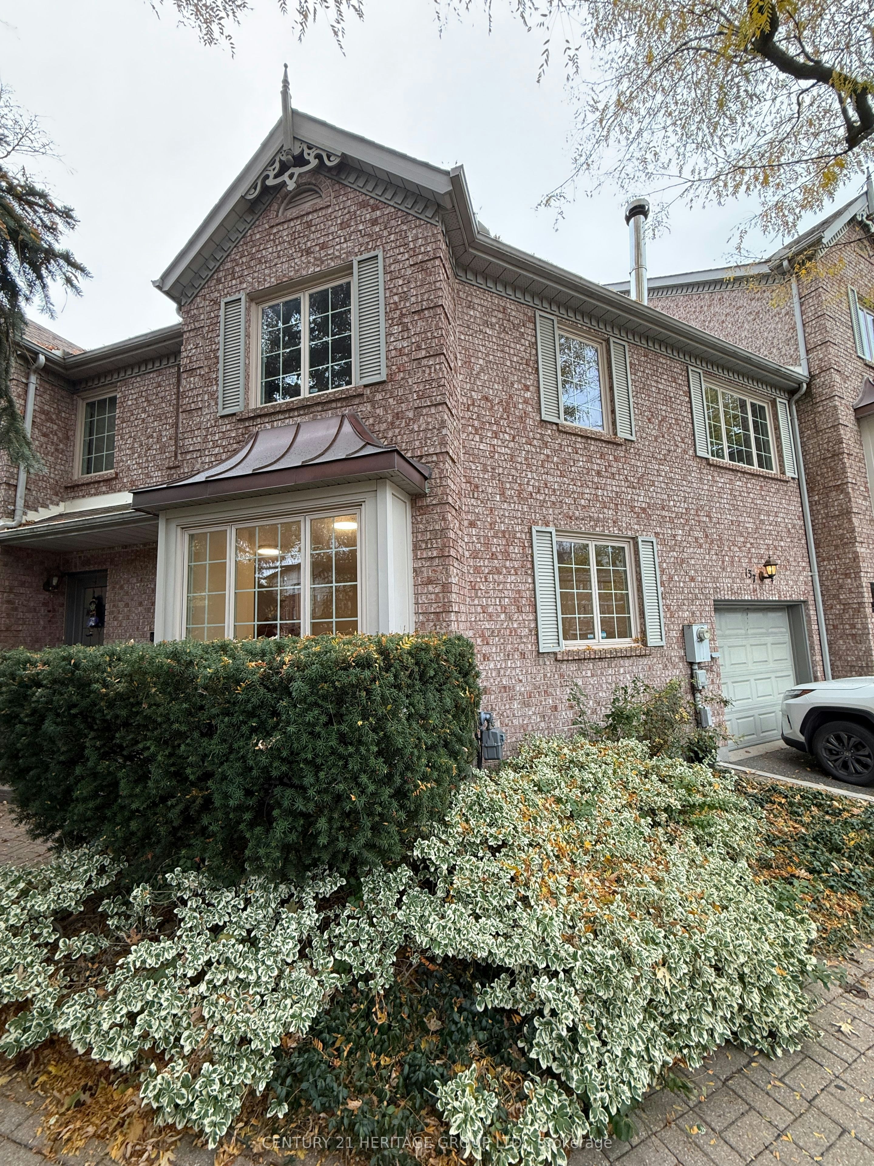 5-137 Hall Street, Richmond Hill, ON, L4C 4N9 - 4