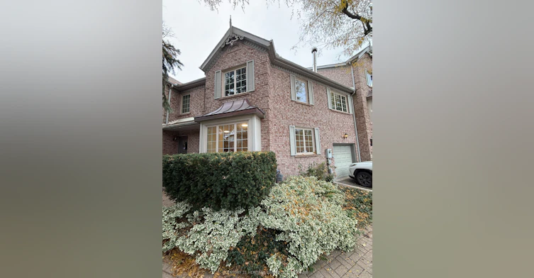 5-137 Hall Street, Richmond Hill, ON, L4C 4N9 - 4