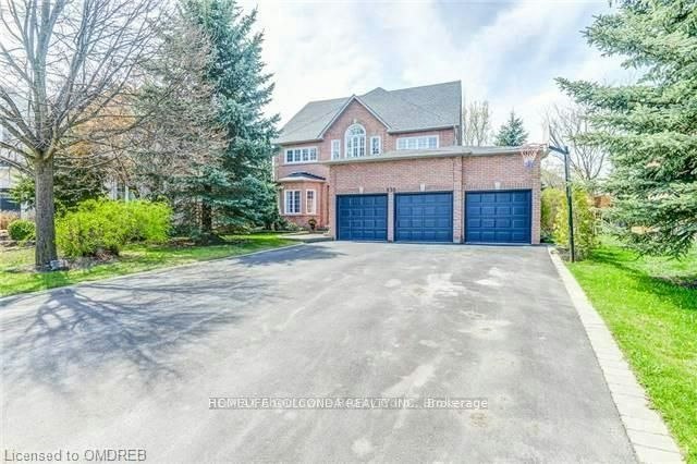 930 Comfort Lane E, Newmarket, ON, L3X 1V7