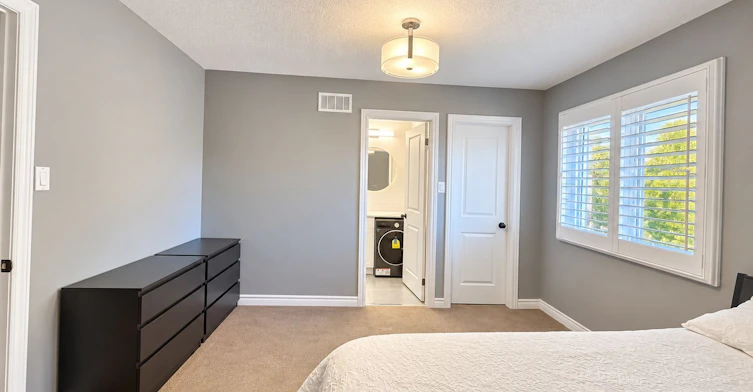 930 Comfort Lane E, Newmarket, ON, L3X 1V7 - 4