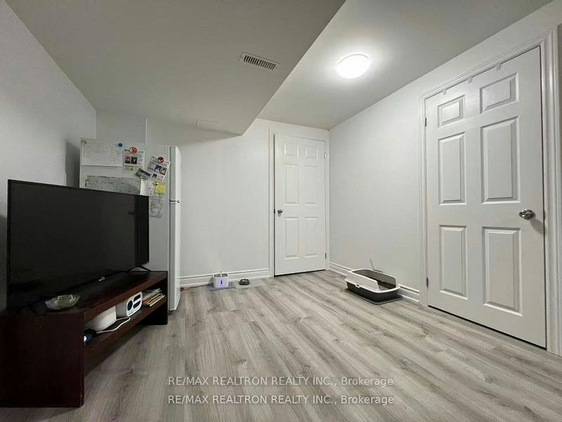 Lower-8 Queen Isabella Crescent, Vaughan, ON, L6A 3J7 - 5