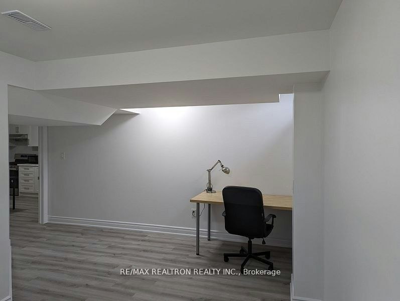 Lower-8 Queen Isabella Crescent, Vaughan, ON, L6A 3J7 - 12