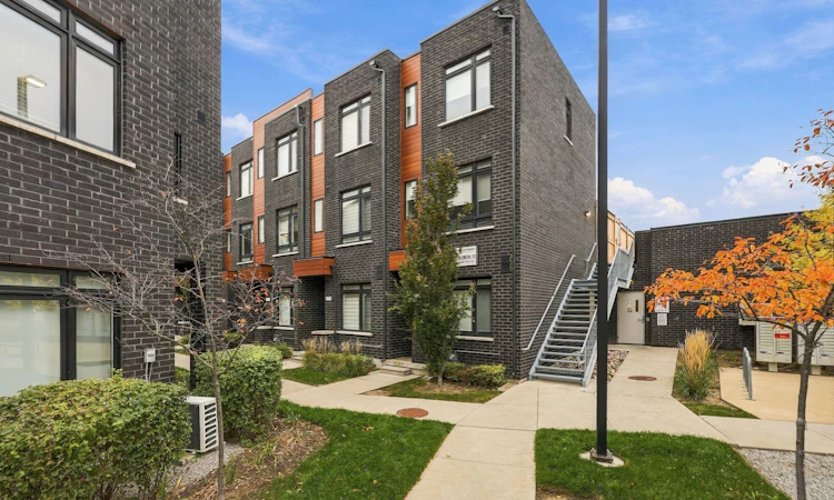 35-370 Red Maple Road