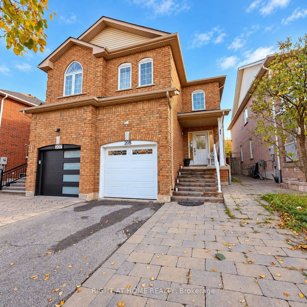 205 Deepsprings Crescent, Vaughan, ON, L6A 3L3