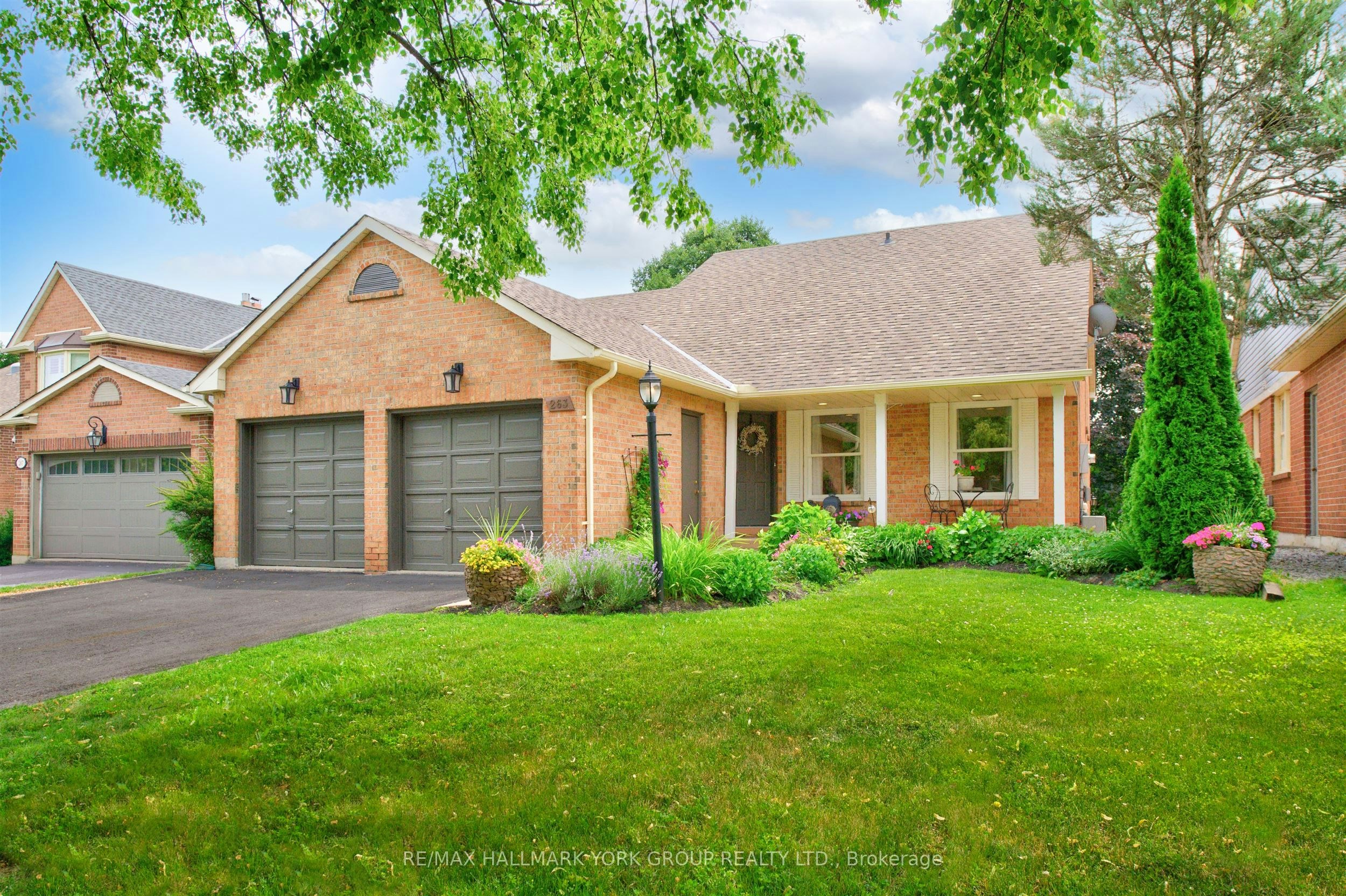263 John Bowser Crescent, Newmarket, ON, L3Y 7N7