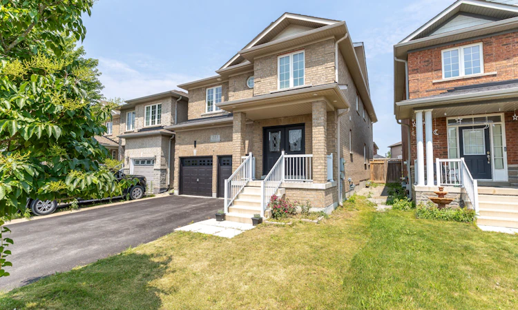 213 Richardson Crescent