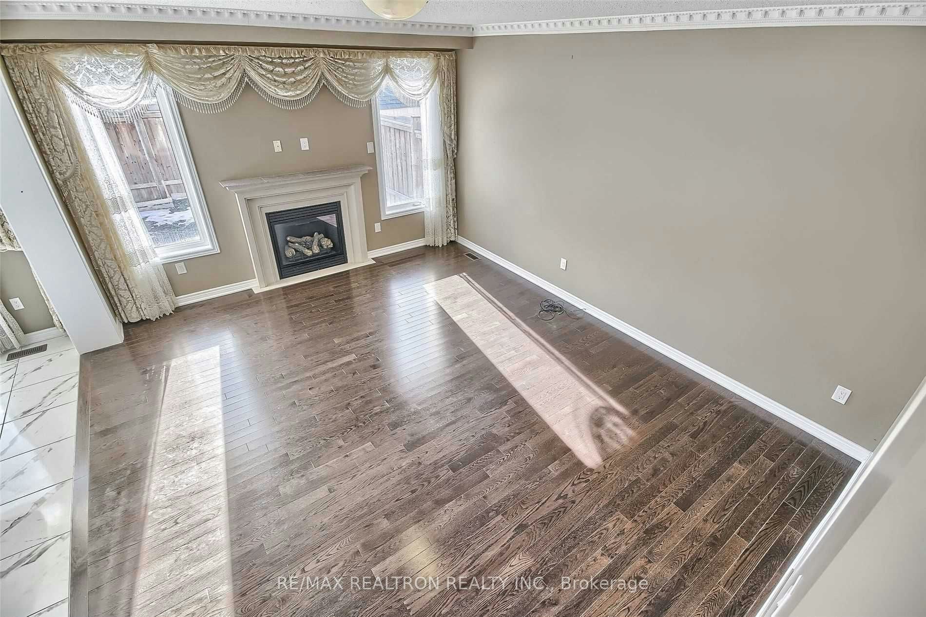 125 Holst Avenue, Markham, ON, L6C 0R6 - 9