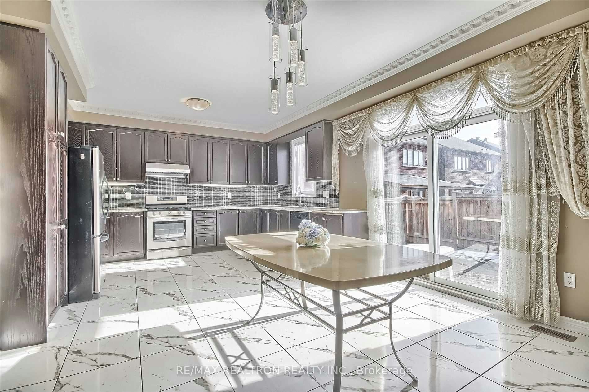 125 Holst Avenue, Markham, ON, L6C 0R6 - 7