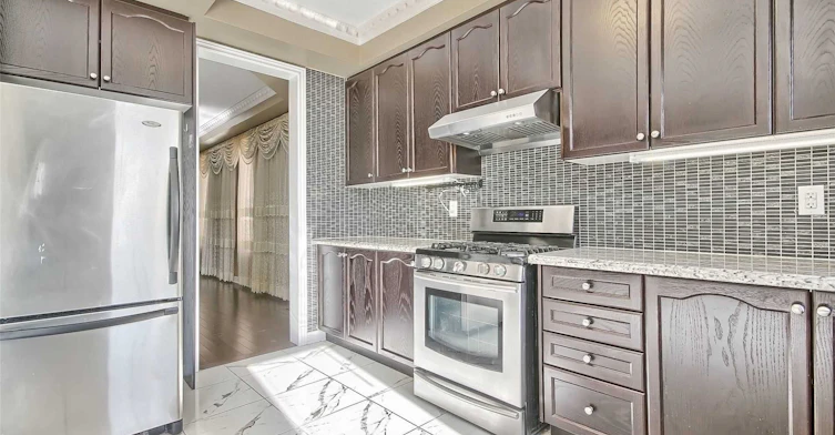 125 Holst Avenue, Markham, ON, L6C 0R6 - 5