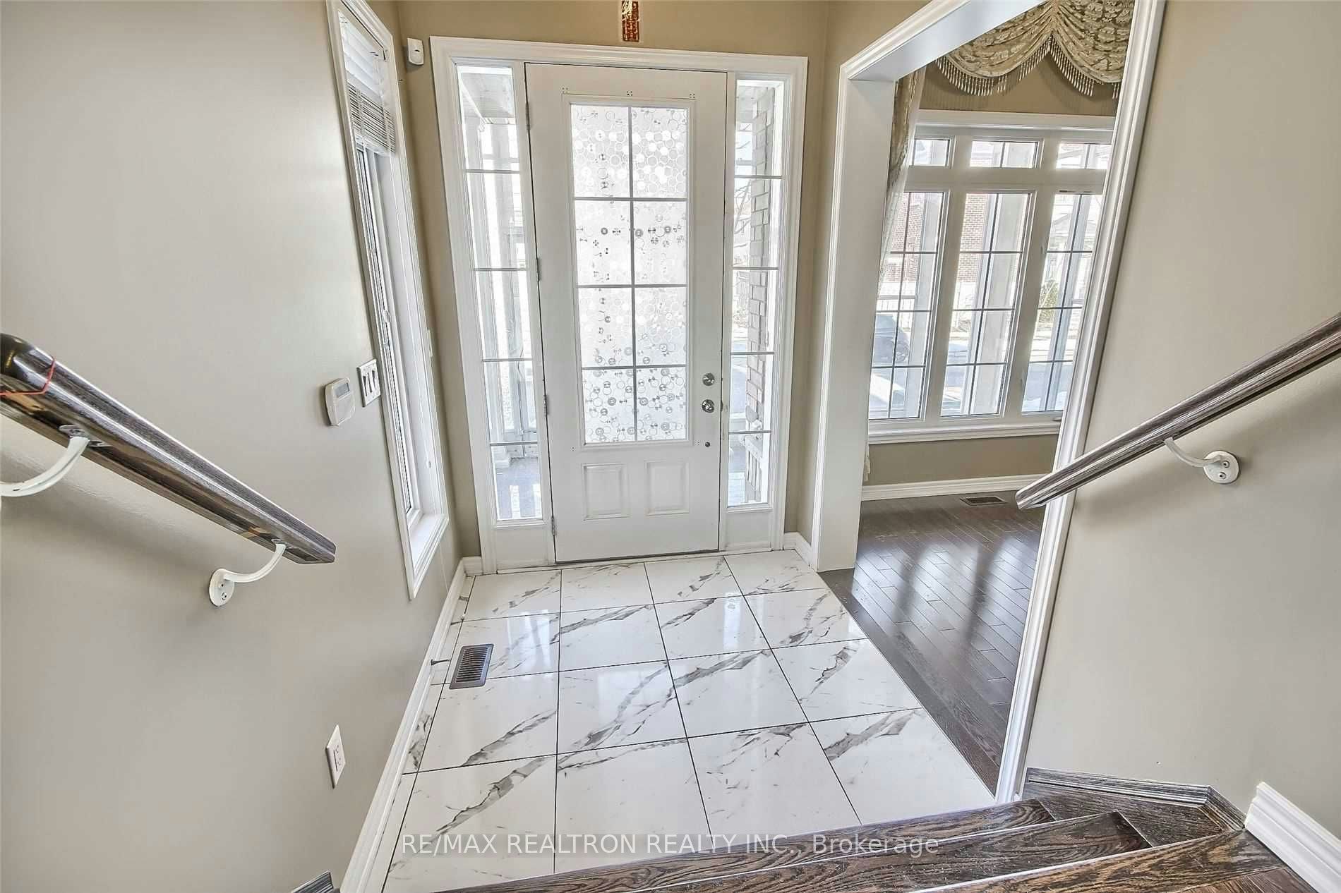 125 Holst Avenue, Markham, ON, L6C 0R6 - 2
