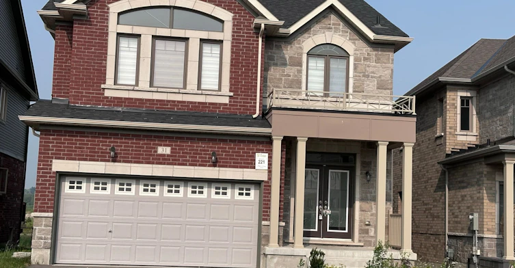 31 Lorne Thomas Place, New Tecumseth, ON, L9R 0T8