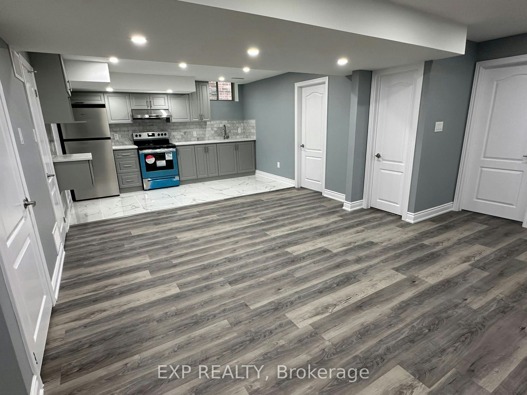 31 Lorne Thomas Place, New Tecumseth, ON, L9R 0T8 - 11