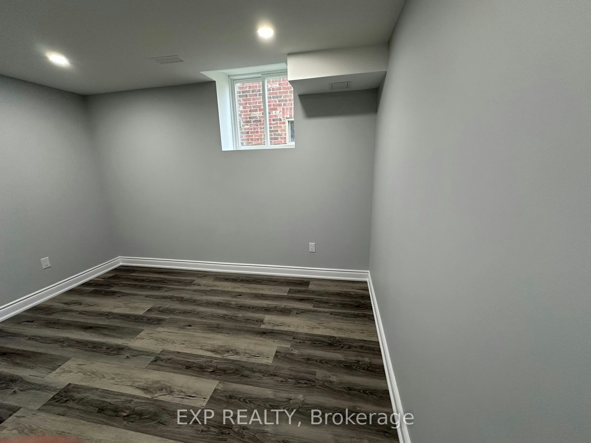 31 Lorne Thomas Place, New Tecumseth, ON, L9R 0T8 - 22