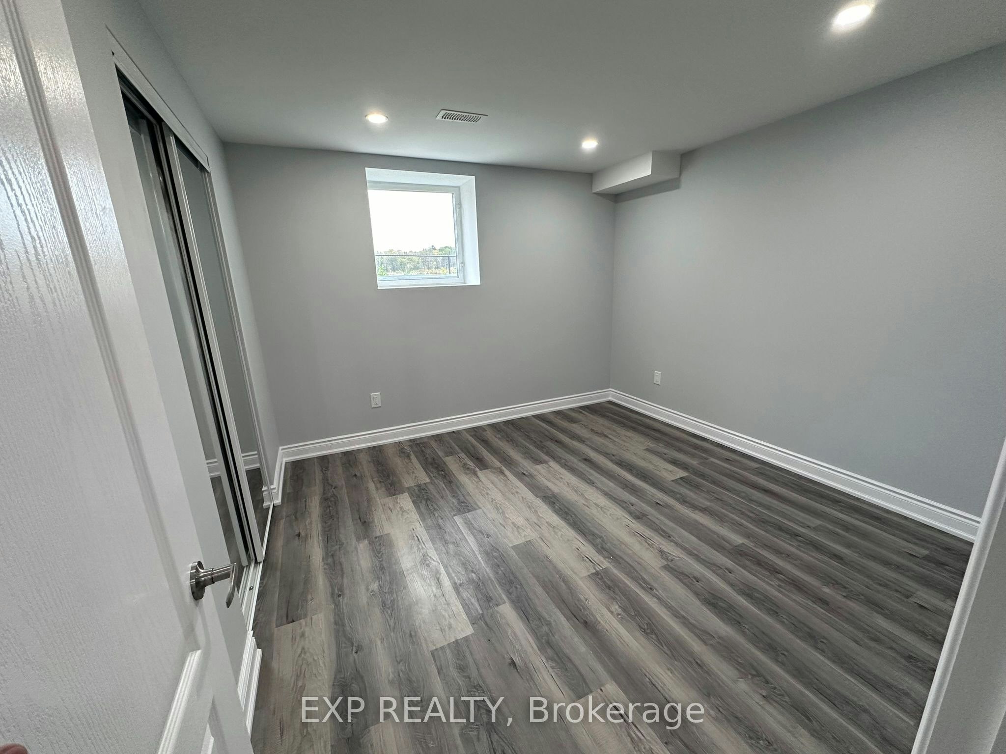 31 Lorne Thomas Place, New Tecumseth, ON, L9R 0T8 - 12