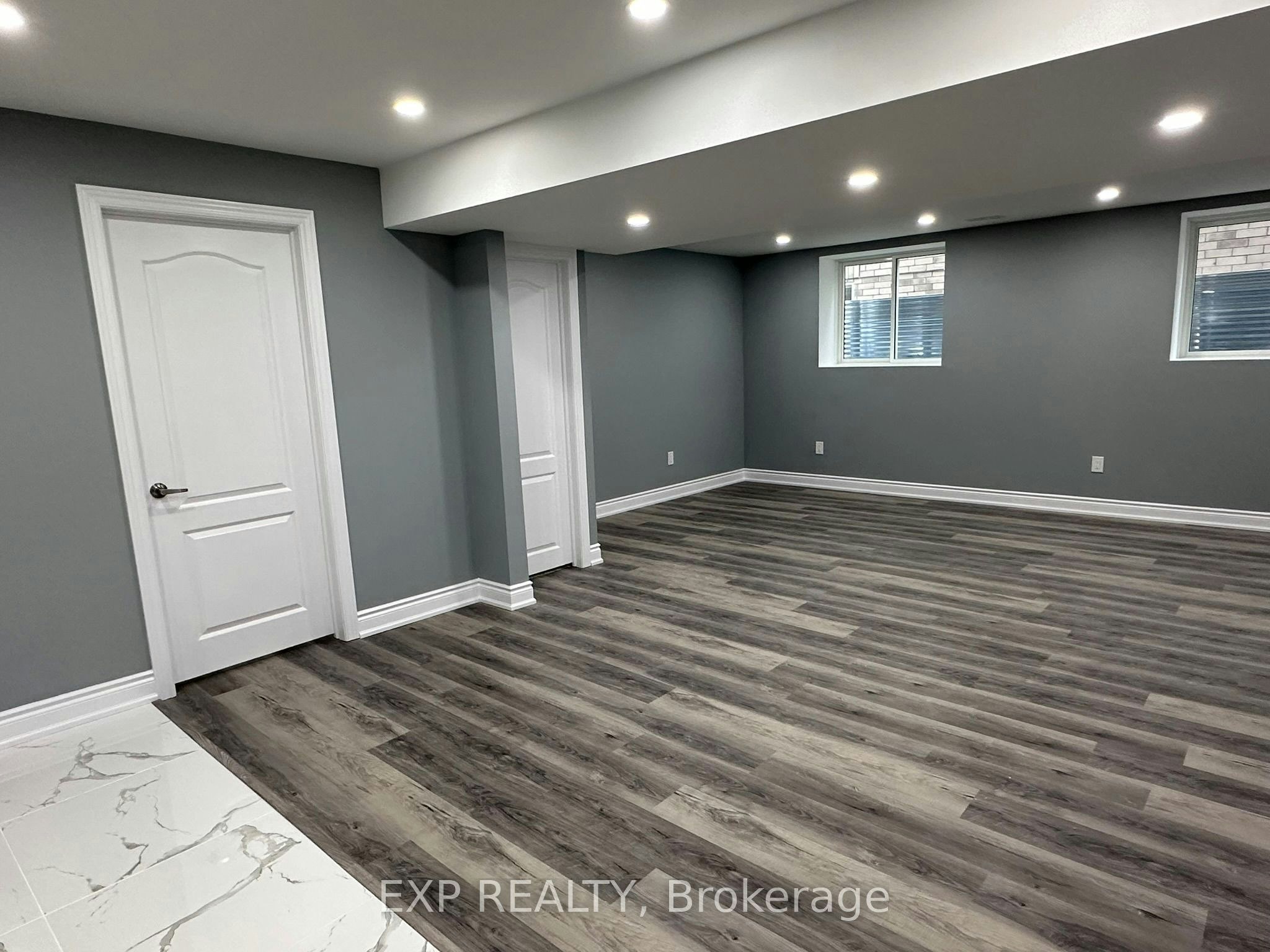 31 Lorne Thomas Place, New Tecumseth, ON, L9R 0T8 - 8