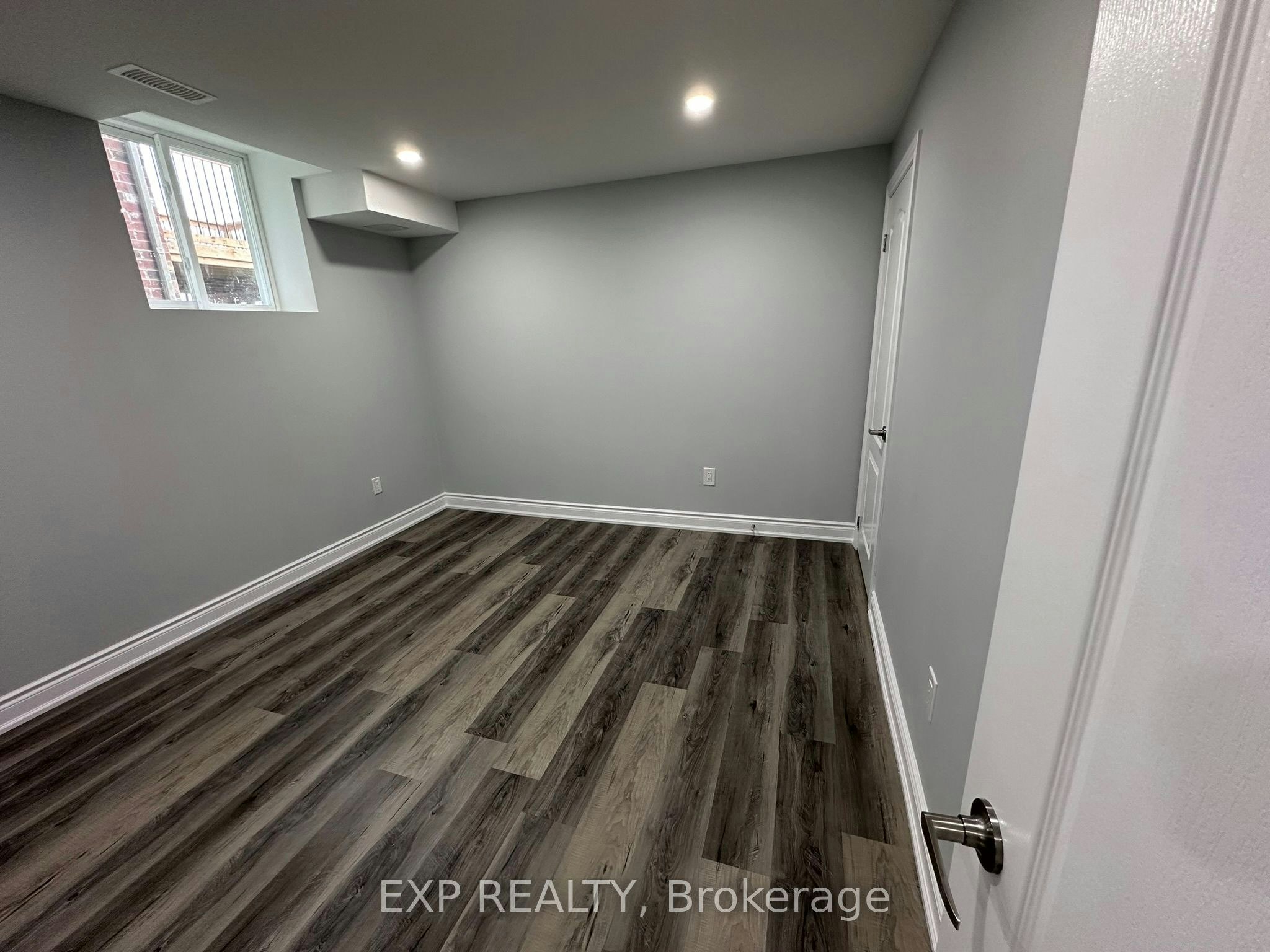 31 Lorne Thomas Place, New Tecumseth, ON, L9R 0T8 - 17