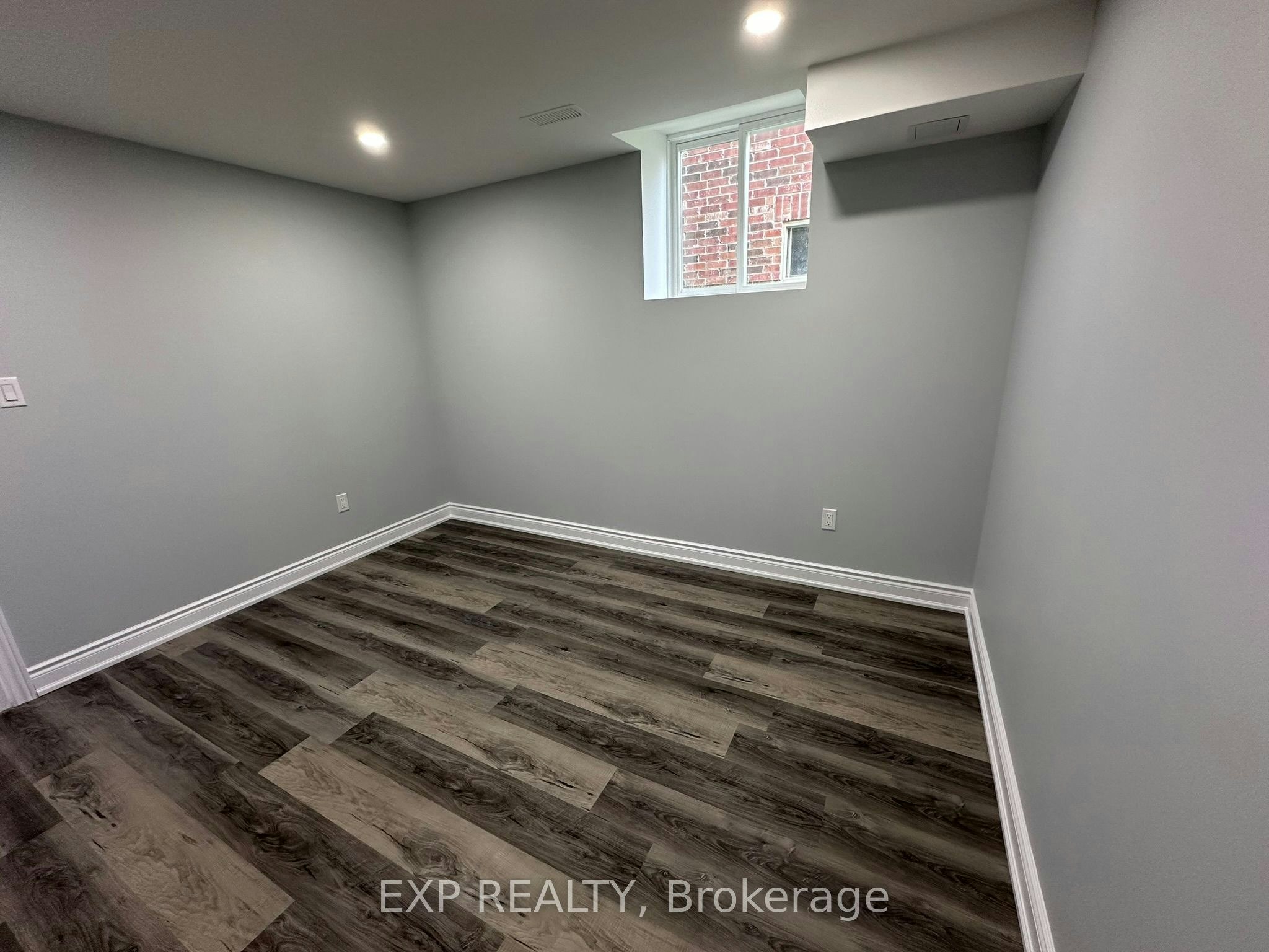 31 Lorne Thomas Place, New Tecumseth, ON, L9R 0T8 - 21
