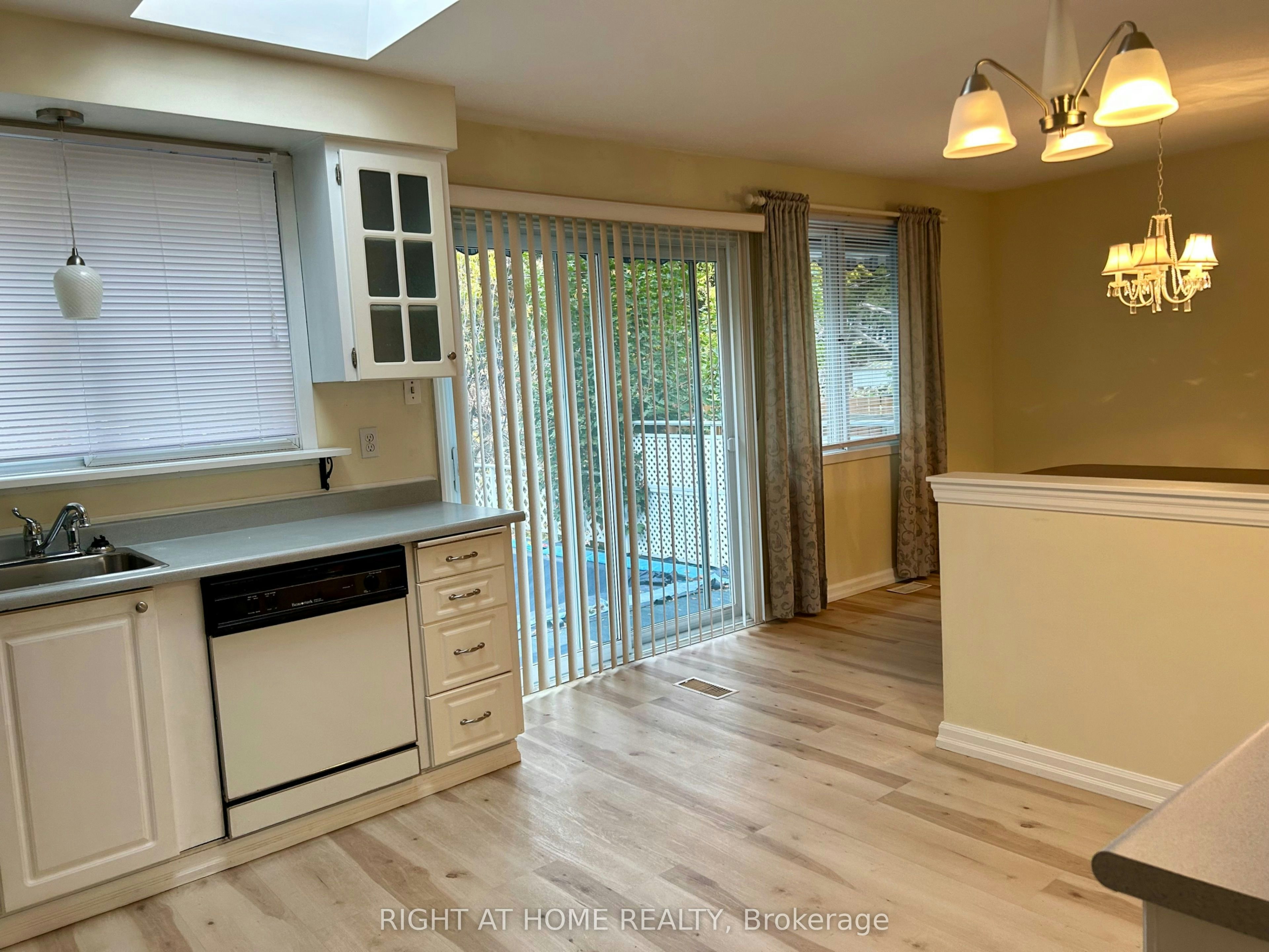 94 Southdale Drive, Markham, ON, L3P 1K2 - 7