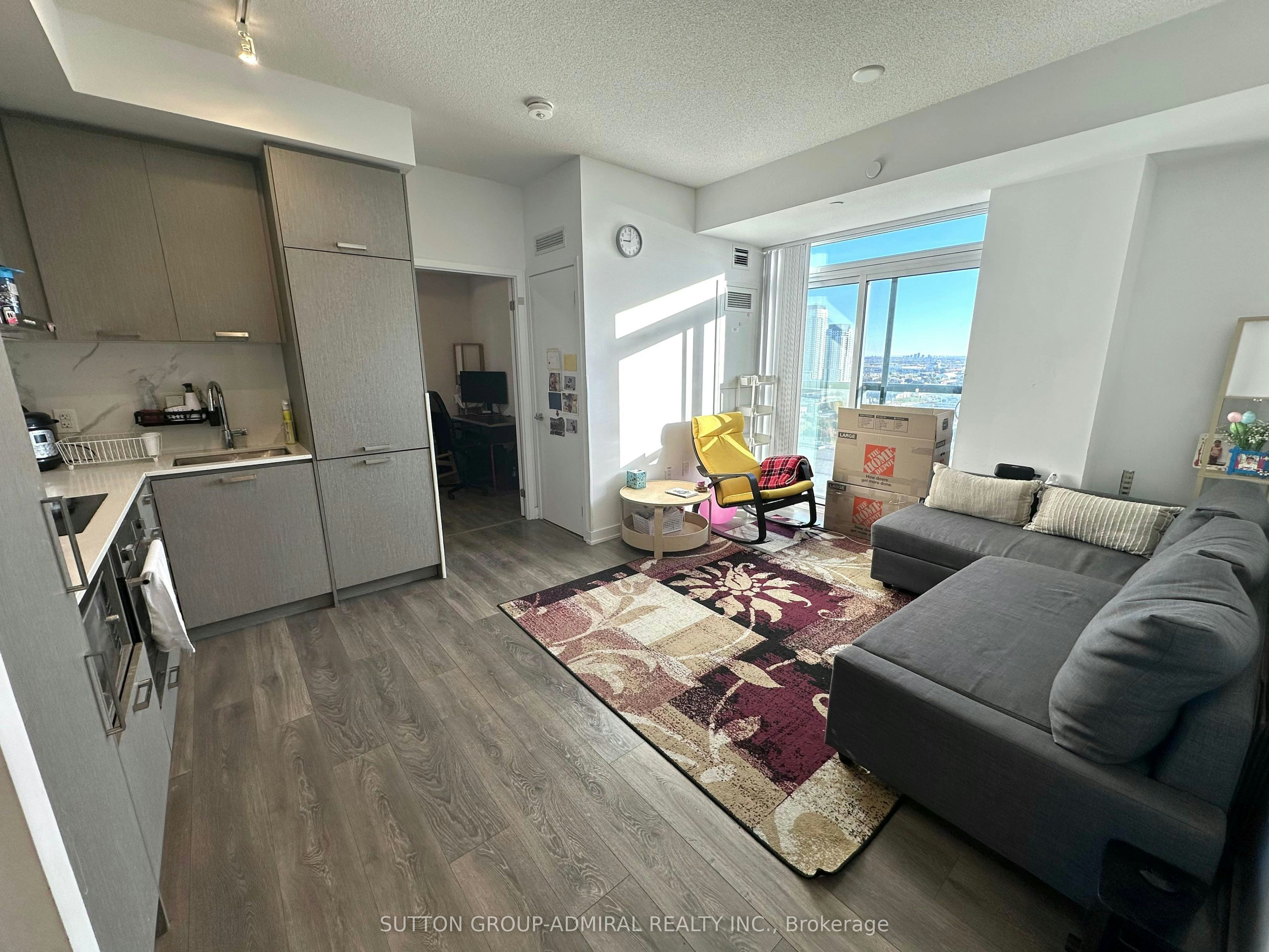 2010-38 Honeycrisp Crescent, Vaughan, ON, L4K 0M8 - 2