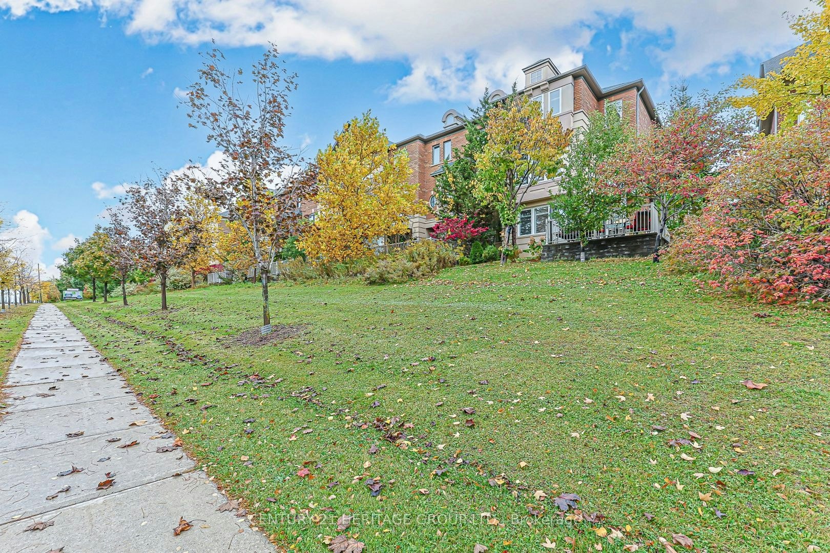 117 Zokol Drive, Aurora, ON, L4G 7T9