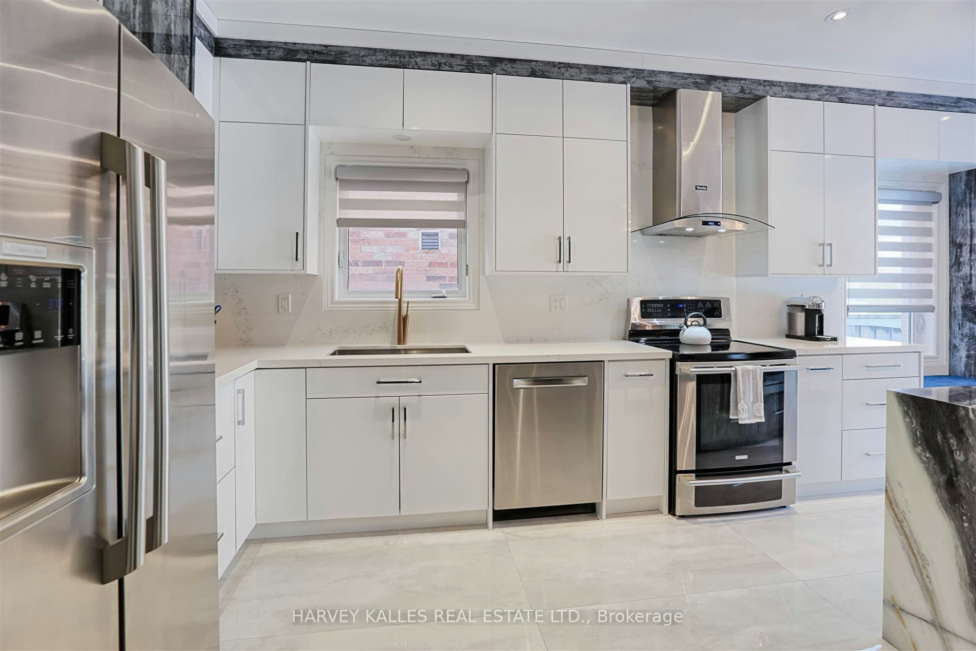 36 Canyon Gate Crescent, Vaughan, ON, L6A 0C2 - 11