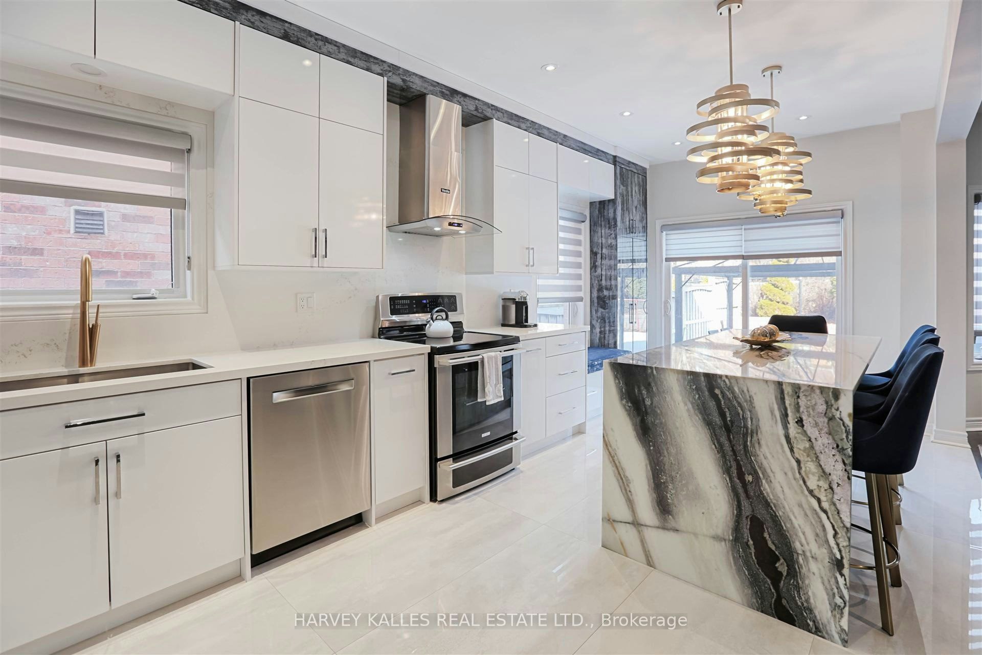 36 Canyon Gate Crescent, Vaughan, ON, L6A 0C2 - 12