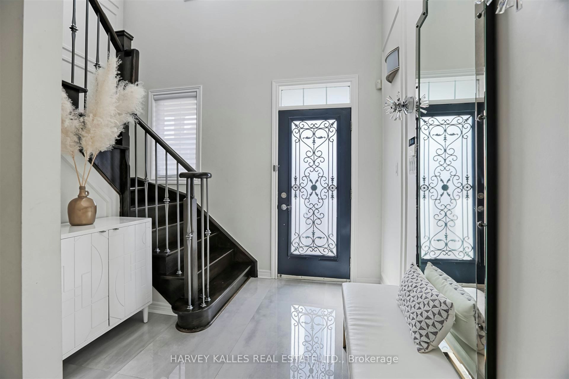 36 Canyon Gate Crescent, Vaughan, ON, L6A 0C2 - 3