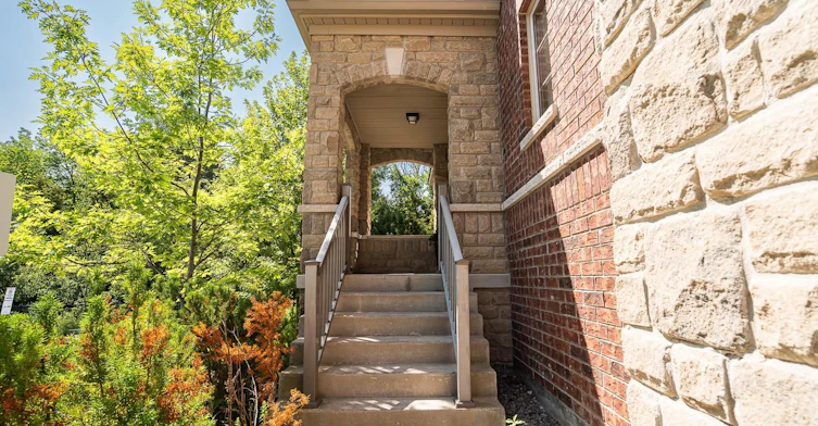 116-1331 Major Mackenzie Drive W, Vaughan, ON, L6A 4W4 - 2
