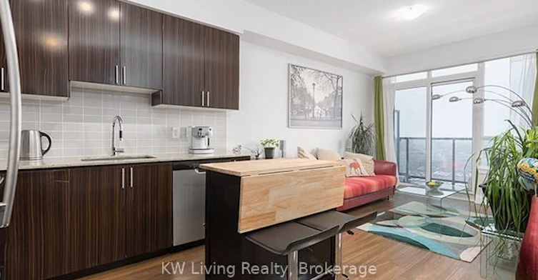 517-7161 Yonge Street, Vaughan, ON, L3T 0C8 - 2