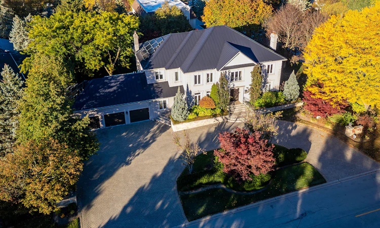 32 Moodie Drive