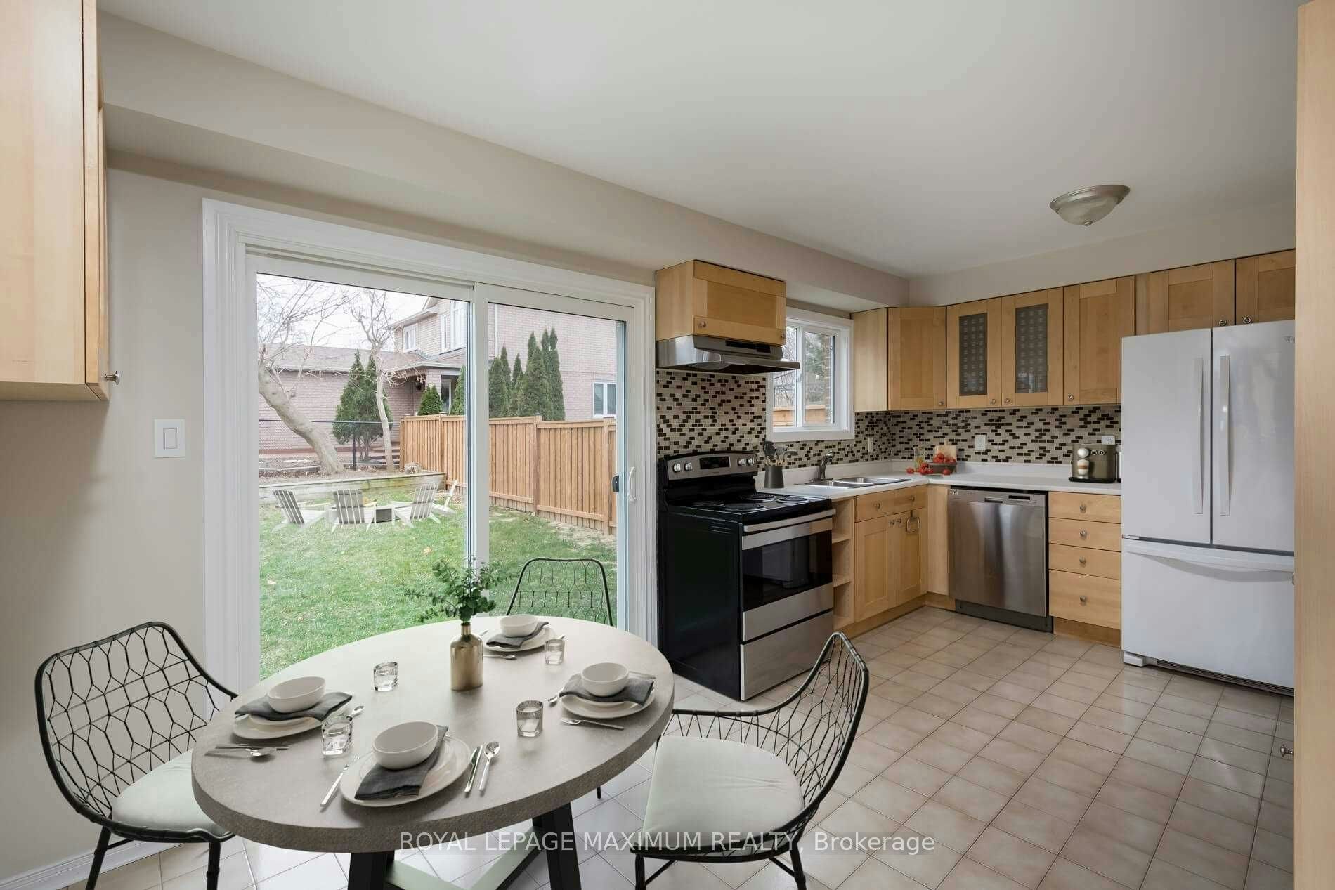 97 Coles Avenue, Vaughan, ON, L4L 1L8 - 12