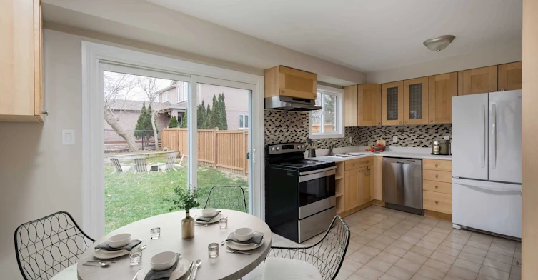 97 Coles Avenue, Vaughan, ON, L4L 1L8 - 12