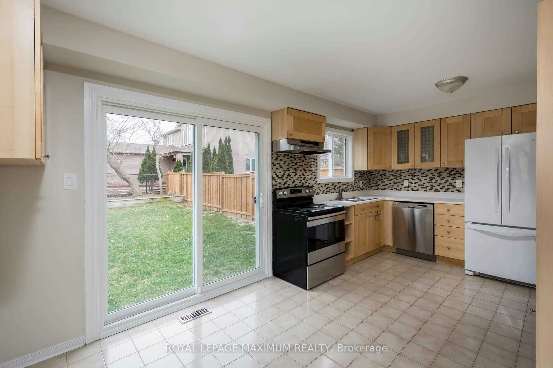 97 Coles Avenue, Vaughan, ON, L4L 1L8 - 14