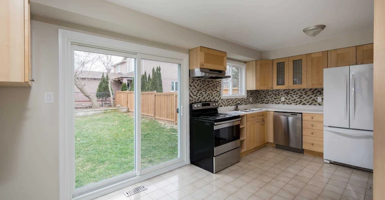 97 Coles Avenue, Vaughan, ON, L4L 1L8 - 14