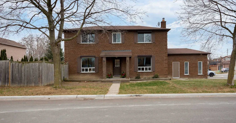 97 Coles Avenue, Vaughan, ON, L4L 1L8 - 2