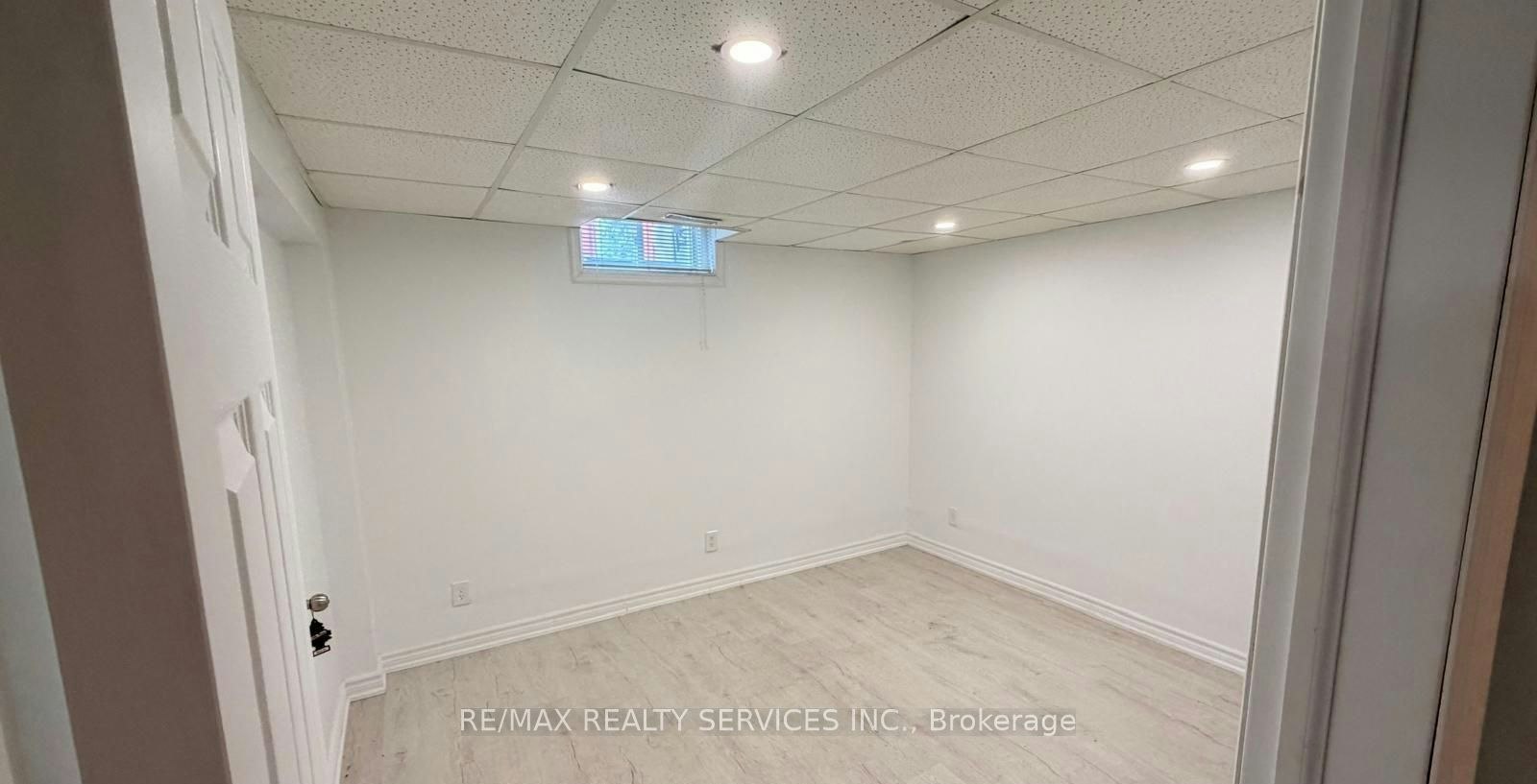BASEMENT-36 Windward Crescent, Vaughan, ON, L6A 3G5 - 3