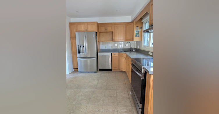 77 Parkway Avenue, Markham, ON, L3P 2H1 - 3