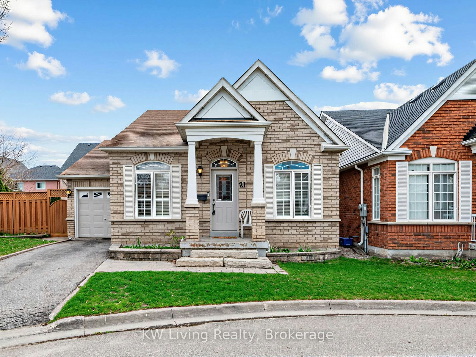 21 Cliveden Place, Markham, ON, L6C 2S4
