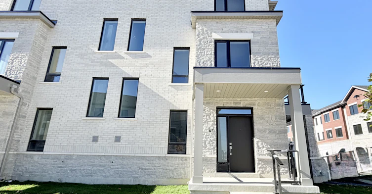 47 Grimsby Lane, Richmond Hill, ON, L4S 0R1 - 2